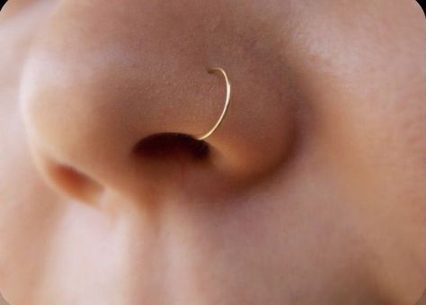 Nose Pericings Ring, Nose Piercing Inspo Hoop, Cute Nose Pericings, Persings Nose, Nose Piercing Hoop Aesthetic, Noes Pericing, Cute Piercings Nose, Nose Peicerings, Aesthetic Nose Piercing