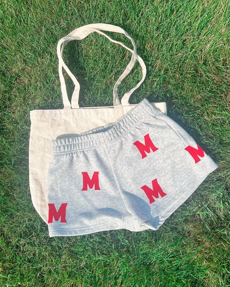 Gameday sweatshorts!! Custom for The University of Maryland! ❤️ How cute did these turn out? #maryland #collegegameday #big10 #tailgate #collegemerch #customapparel #collegeapparel #universityofmaryland #gottacollege #tailgateoutfit #outfitinspo #comfy #sweatsets College Gameday, College Game Days, Tailgate Outfit, College Student Gifts, College Apparel, College Fits, Team Gear, Game Day Shirts, Best Gifts For Her