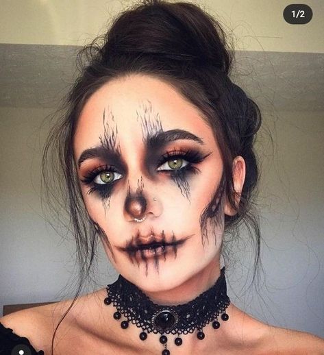 Clown Skull Makeup, Halloween Makeup Blood, Awesome Halloween Makeup, Halloween Skeleton Makeup, Halloween Bride Costumes, Halloweenský Makeup, Halloween Themed Birthday Party, Most Creative Halloween Costumes, Halloween Bride