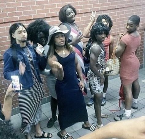 High School Spirit Week, Gender Swap Day, Spirit Week, Black Twitter, Twitter Memes School Spirit Week, Spirit Week Outfits, Mexican Humor, Leyte, Spirit Week, Funny As Hell, Sarcasm Humor, Ladies Night, Best Memes