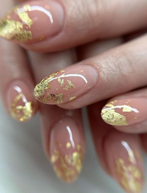 7 Vintage Bridal Nail Designs for 2024 – OziFox Pink Wedding Nails, Indian Nails, Oval Nails Designs, Birthday Nail Designs, Bridal Nails Designs, Wedding Manicure, Bridal Nail Art, Wedding Nails Glitter, Geometric Nail