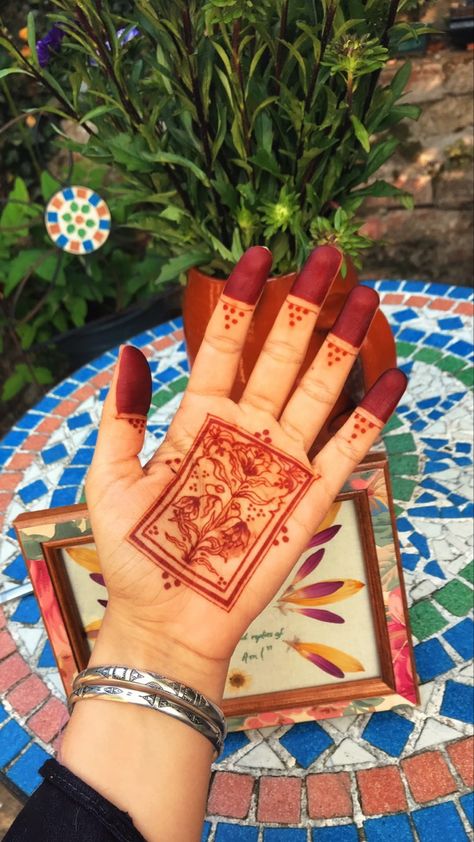 Pakistani Henna Designs, Indian Henna Designs, Cute Henna, Henna Tattoo Hand, Henna Art Designs, Modern Henna Designs, Simple Mehndi Designs Fingers, Pretty Henna Designs, Mehndi Art Designs