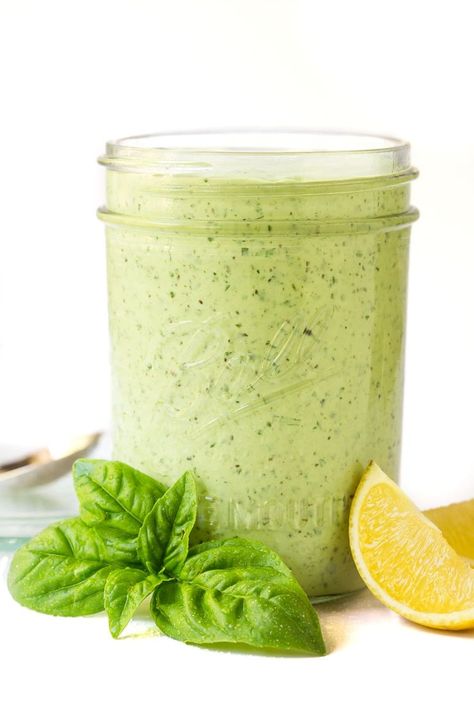 Lemon Basil Buttermilk Dressing - thecafesucrefarine.com Fresh Herb Salad, Lemon Salad Dressings, Herb Blends, Basil Salad, Lemon Salad, Delicious Salad Dressings, Buttermilk Dressing, Brunch Cake, Easy Mashed Potatoes