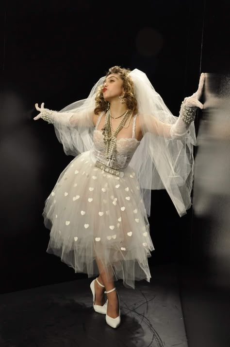 Madonna’s daughter Madonna Outfit Ideas, Madonna White Outfit, Madonna Outfits Costumes, Iconic Madonna Outfits, Madonna Aesthetic 80s, Madonna Costume Diy, Madona Outfit 80s, Madonna Wedding Dress, 80s Madonna Fashion