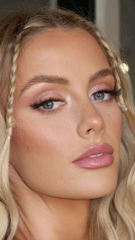 Fun Wedding Makeup, Soft Pink Bridal Makeup, Pink Soft Glam Makeup, Natural Makeup Styles, Wedding Makeup Blonde, Festival Make Up Ideas, Pink Wedding Makeup, Green Eyes Blonde Hair, Bridal Makeup For Blue Eyes