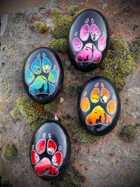 Painted Rocks Dogs Easy, Rock Painting Dogs, Pet Rocks Craft, River Rock Crafts, Inspirational Rocks, Garden Rock Art, Diy Rock Art, Mermaid Painting, Painted Rocks Craft