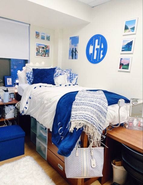 Bright Blue Room Decor, Beach College Dorm, Dorm Room Ideas For Girls College Blue, Bright Blue Bedding, College Dorm Room Color Schemes, Dark Blue Dorm Room Ideas, Blue And Green Dorm Room Ideas, Preppy Dorm Room Ideas Blue, Blue And Purple Dorm Room