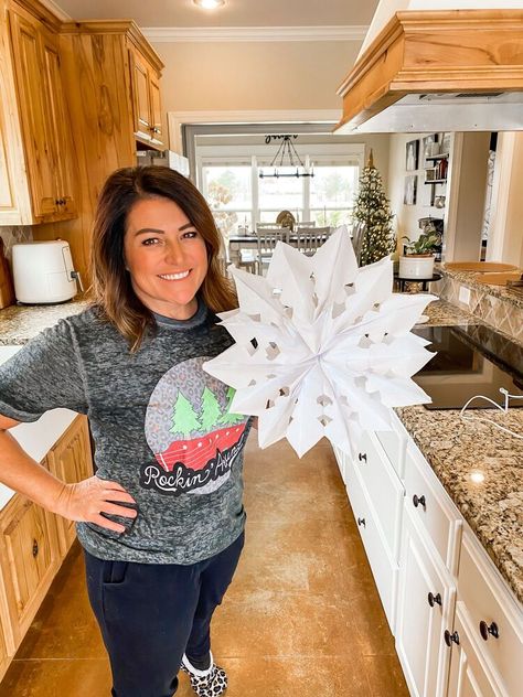 Lunch Bag Snowflakes, Bag Snowflakes, Happy Thanksgiving Friends, White Lunch, Thanksgiving Friends, Surrounded By People, How To Make Snowflakes, Sack Lunch, Paper Lunch Bags