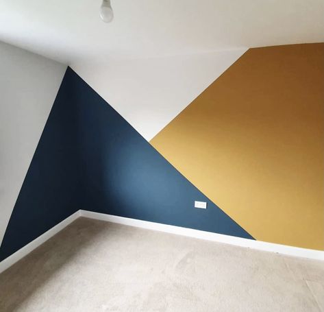 Contrasting Paint On Walls, Asymmetric Wall Paint, 3 Color Wall Paint Ideas, Diagonal Wall Paint, Copper Paint Walls, Geometric Wall Paint Green, Cool Paint Ideas For Walls, 2 Tone Wall Paint Ideas Bedroom, Wall Paint Patterns Living Room