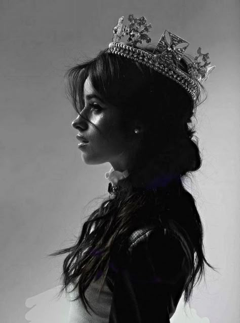 Camila Cabello Crown Aesthetic, Dark Queen, Queen Aesthetic, Royalty Aesthetic, Fantasy Photography, Princess Aesthetic, Fifth Harmony, Ravenclaw, Art Girl