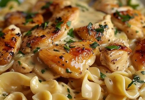 Chicken Medallions, Buttered Noodles Recipe, Pasta With Chicken, Buttered Noodles, Chicken Entrees, Noodles Recipe, Mushroom Sauce, Tender Chicken, Chicken Dishes Recipes