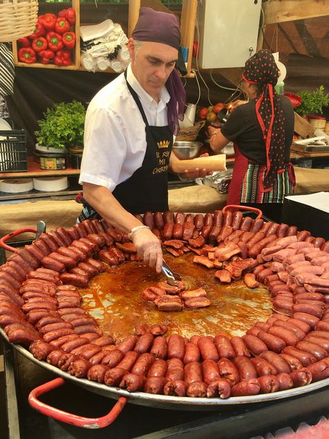 Ronda sausage making How To Make Sausage, No Cook Meals, Food Storage, Street Food, Food And Drink, Ethnic Recipes