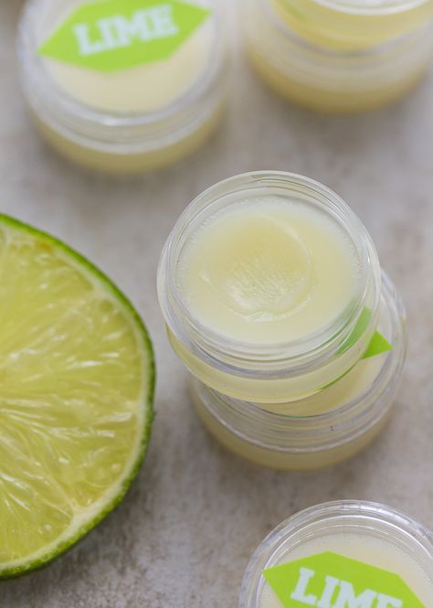 Making your own lip balm at home is easy! This Lime Lip Balm smells fresh and tangy and makes my lips feel so soft and smooth. Homemade Lip Balm Recipe, Diy Lip Balm Recipes, Lip Scrub Diy, Lip Balm Recipes, Diy Lip Gloss, Homemade Lip Balm, Diy Lip Balm, Diy Scrub, Scrub Recipe