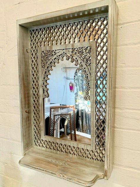 Design Marocain, Moroccan Mirror, Moroccan Bedroom, Moroccan Furniture, Mirror Design Wall, Reclaimed Furniture, Pine Furniture, Moroccan Design, Wooden Plates