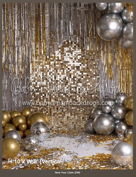 Silver And Gold Disco Party, Gold Backdrop Photoshoot, New Year Backdrop Ideas Diy, Great Gatsby Backdrop, Outdoor Decorations Ideas, 31st Night, New Year's Eve Backdrop, New Year Backdrop, 18th Birthday Party Themes