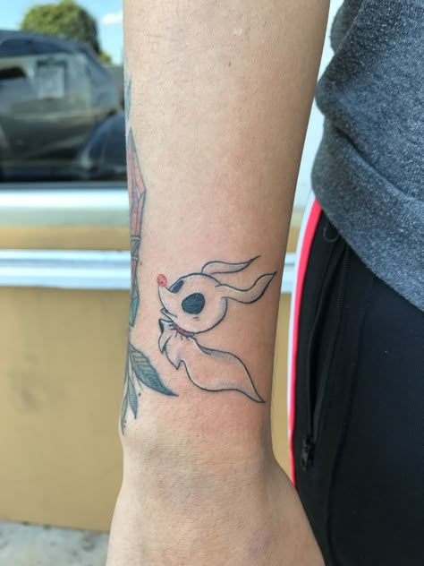 Jack Nightmare Before Christmas Tattoo, Zero Tim Burton Tattoo, Cute Nightmare Before Christmas Tattoo, Small Zero Tattoo, Nightmare Before Christmas Tattoo Zero, Zero Tattoo Tim Burton, Zero Tattoo Ideas, Jack And Zero Tattoo, Nightmare Before Christmas Zero Tattoo