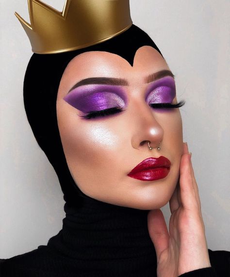 Evil Queen Makeup Snow White, Disney Halloween Makeup, Evil Queen Makeup, Disney Villains Makeup, Evil Queen Costume, Creepy Halloween Makeup, Makeup Hacks Beauty Secrets, Cool Halloween Makeup, Disney Makeup