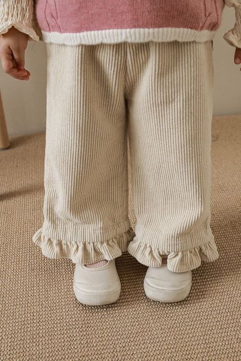 Autumn Landscapes, Minimalist Baby Clothes, Minimalist Clothes, Velvet Texture, Minimalist Baby, Baby Fits, Corduroy Trousers, Zara Kids, Minimalist Lifestyle