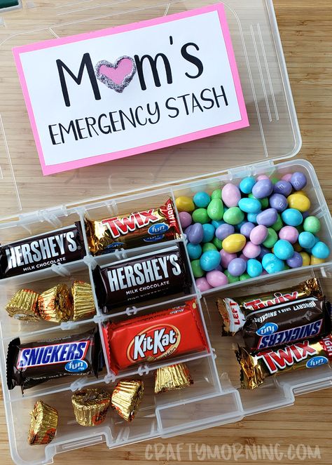 Diy Gifts For Christmas, Parents Gifts, Diy Mother's Day Crafts, Anniversaire Diy, Homemade Mothers Day Gifts, Diy Gifts For Mom, Mothers Day Crafts For Kids, Diy Mothers Day Gifts, Mom Diy