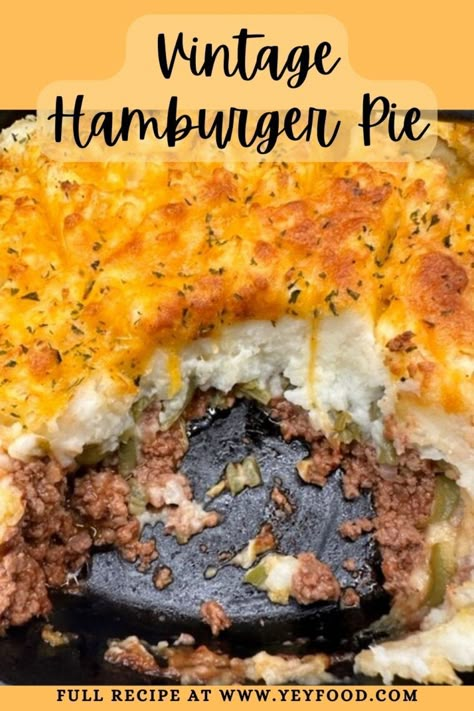 Make Yummy Hamburger Pie In A Cast Iron Skillet - yeyfood.com Hamburger Pie Recipes, Hamburger Pie, Hacks For Home, Hamburger And Potatoes, Hamburger Casseroles Recipes, Hamburger Dishes, Easy Burgers, Cube Steak Recipes, Easy Hamburger