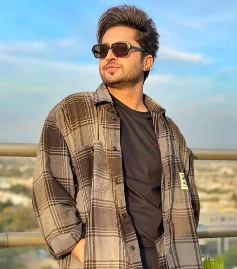 Good Morning Guys ♥️ .  Idol @jassie.gill 🌍 #JassieGill #JassiGill #Jassians 🙏 #EhnaChauniAa ❣️ Jassie Gill, Full Hd Wallpaper Download, Jassi Gill, Singer Fashion, Diljit Dosanjh, Full Hd Wallpaper, Stylish Boys, Wallpaper Download, Whatsapp Dp