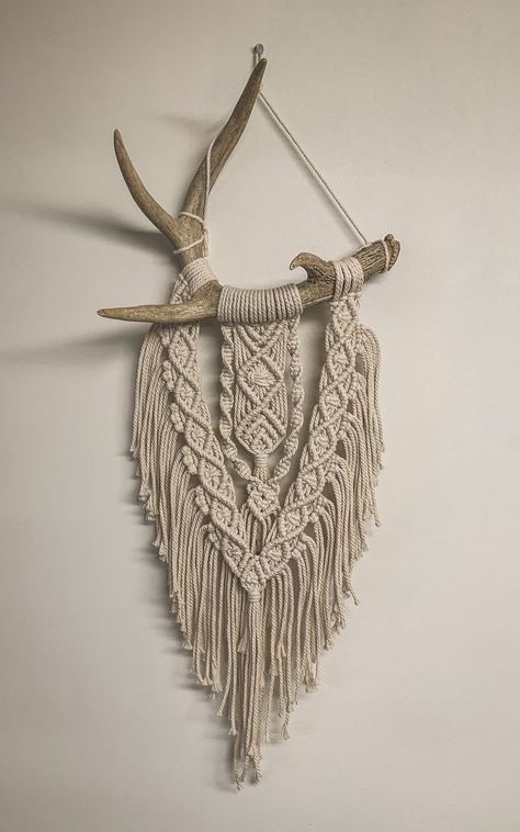 Macrame Antlers Wall Hangings, Antler Macrame Wall Hangings, Antler Macrame, Macrame Wall Hanging Tutorial, Shuttle Tatting Patterns, Macrame Plant Hanger Patterns, Makramee Diy, Macrame Wall Hanging Diy, Macrame Wall Hanging Patterns