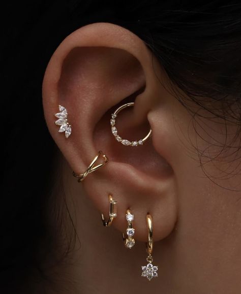 Conch Daith Piercing, Conch And Daith Piercing Together, Conch And Daith Piercing, Daith Piercing Ideas, Daith Ear Piercings, Conch Piercing Ideas, Daith Ear Piercing, Ear Piercings Chart, Ear Curation