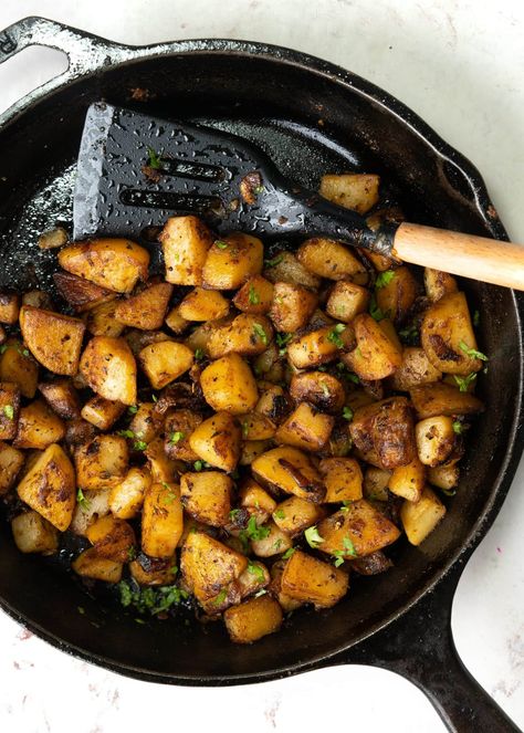 Crispy breakfast potatoes can be easily made in a skillet or pan. This is a fail-proof recipe to make for a delicious breakfast or brunch. Cast Iron Breakfast Potatoes, Best Skillet Potatoes, First Watch Breakfast Potatoes, Best Breakfast Potatoes Skillet, Breakfast Potatoes Seasoning, Homestyle Breakfast Potatoes, Crispy Potatoes Skillet, Breakfast Potato Skillet, Russet Potato Breakfast Recipes