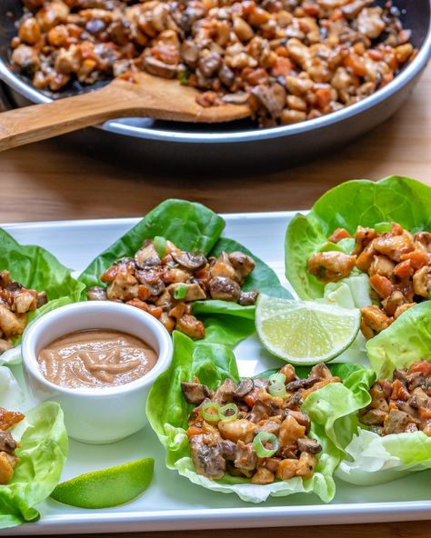 Pb Chicken, Homemade Peanut Sauce, Peanut Butter Chicken, Chicken Lettuce Wraps Recipe, Lettuce Wrap Recipes, Chicken Lettuce Wraps, Clean Food Crush, Food Crush, Citrus Chicken