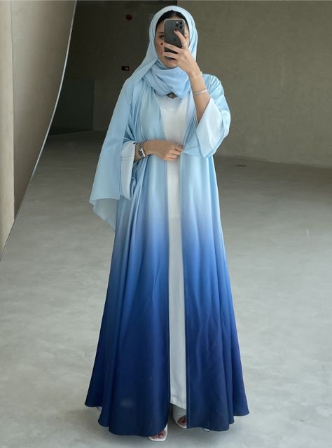 Evening Abaya, Traditional Wedding Outfits, Blue Abaya, Abaya Designs Latest, Islamic Fashion Dresses, Estilo Hijab, Modest Fashion Hijab, Hijabi Fashion Casual, Modest Dresses Casual