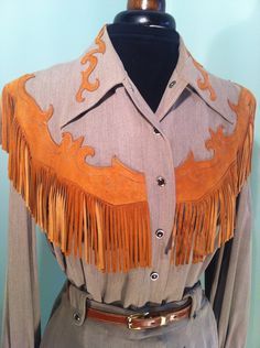 1950 Western Fashion, Fringe Button Up Shirt, Fringe Western Shirt, Vintage Western Women, Western Shirt Outfit Women, Vintage Cowboy Shirts, Vintage Cowboy Shirt, Western Button Up, Cowboy Shirts Women