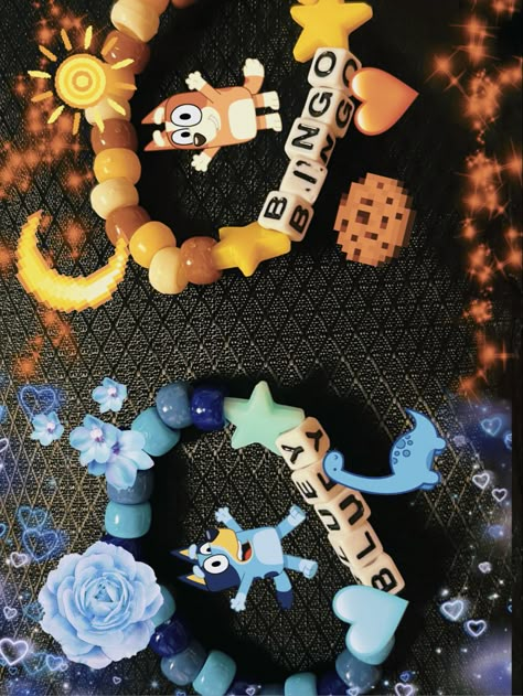 Kandi Core Outfit, Bluey Inspired Bracelets, Matching Couple Kandi Bracelets, Fnaf Bead Bracelets, Bracelet Ideas Characters, Kandi Matching Bracelets, Things To Do With Pony Beads, Character Bracelet Ideas, Pony Bracelets Ideas