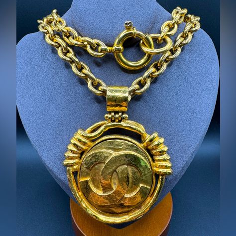 Excellent, Basically Brand New Condition These Pieces Are Very Rare And Literally Just Few Were Made. For True Chanel Collectors Chanel Jewellery, Heavy Necklace, Mirror Pendant, Vintage Designer Jewelry, 80s Party, Chanel Jewelry, Large Mirror, Design Jewelry, Clothes Horse