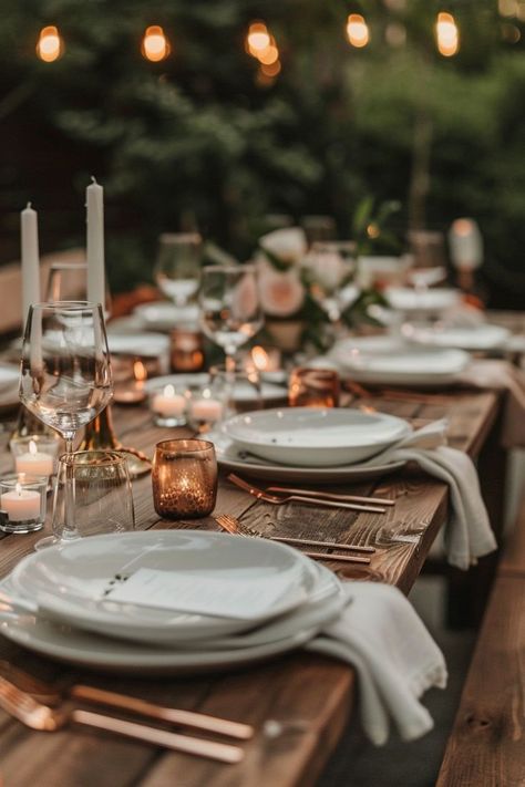 Dinner Party Inspiration, Big Group Dinner Ideas, Table Scapes Dinner Party, Dinner Party Table Settings Casual, Family Dinner Table Setting, Table Settings Casual, Backyard Dinner Party Ideas, Vineyard Dinner Party, Outdoor Dinner Party Table