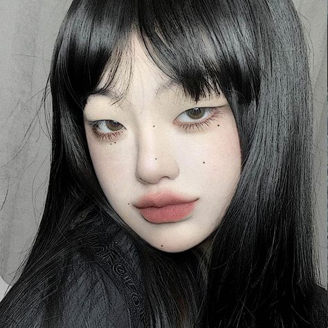 Monolid Makeup, Doll Eye Makeup, Face Sketch, Poses References, Uzzlang Girl, Ibis Paint, Kpop Entertainment, Doll Eyes