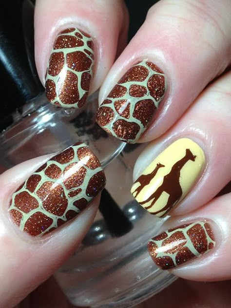 Giraffe Nails, Safari Nails, Pattern Nails, Animal Nail Art, Animal Print Nails Art, Giraffe Art, Giraffe Pattern, Nail Art Trends, Animal Nails