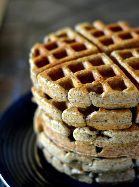 Flaxseed Waffles, Healthy Waffle Recipes, Flax Waffles, Healthy Waffle, Waffle Recipe Healthy, Flax Seed Benefits, Seed Recipes, Waffles Recipe, Flax Seed Recipes