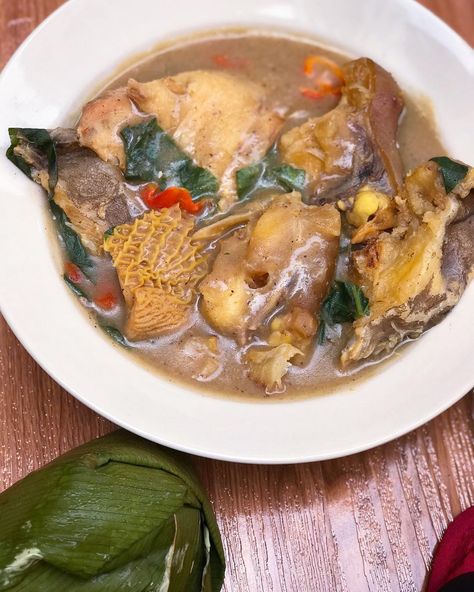 Ofe Nsala Recipe (White soup): Step 1) Wash and clean the goat meat, cut to desired chunks. Cut the catfish into thick chunks,  pour very hot water on the fish to wash off the slimy, drain the water, and set the fish aside. Place the goat meat in a cooking pot and pour enough water to cover the meat. Ofe Nsala Soup, Nigeria Soup, African Soups, Nigerian Soups, African Soup, Zambian Food, Naija Food, Nigerian Dishes, Nigerian Foods