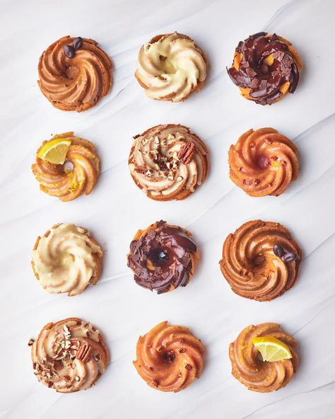 Mini Lemon Bundt Cakes, Mini Bundt Cakes Recipes, Bundt Cake Recipes, Mini Bundt, Vanilla Recipes, Lemon Bundt Cake, Individual Cakes, Mini Bundt Cakes, Chocolate Bundt Cake