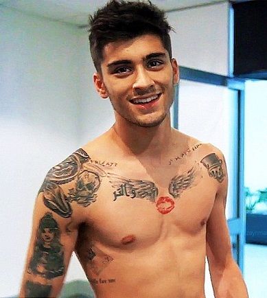 Zayn Malik without makeup10 Zayn Malik Tattoo Ideas, Zayn Malik Body, Zayn Malik Shirtless, Zayn Malik One Direction, Hairstyles Zayn, Zayn Malik Tattoos, Zayn Malik Hairstyle, One Direction Zayn Malik, Tattoo Chest