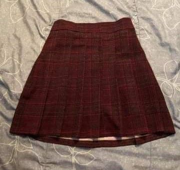 Red Skirt Aesthetic, Coquette Skirts, Autumn Skirt, Love Clothing, Fall Skirts, Outfits Casuales, Dream Wardrobe, Classy Outfits, Pretty Outfits