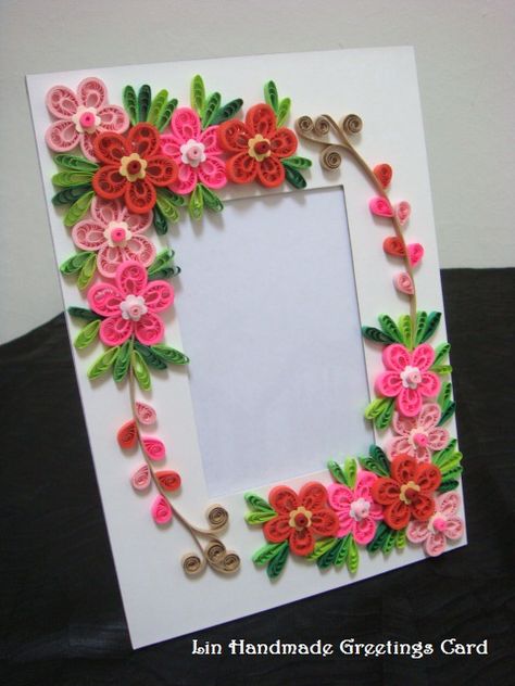 Quilled photo frames.....first time making them...love it! ;) Quilling Photo Frames, Neli Quilling, Arte Quilling, Handmade Photo Frames, Paper Quilling Flowers, Paper Quilling Cards, Quilling Work, Art Quilling, Desain Quilling