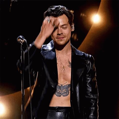 Harry Styles Gifs, Harry Styles Hair, Hair Gif, Harry Styles Gif, Harry Styles Aesthetic, Aesthetic Gif, Harry Edward Styles, Edward Styles, Latest Pics