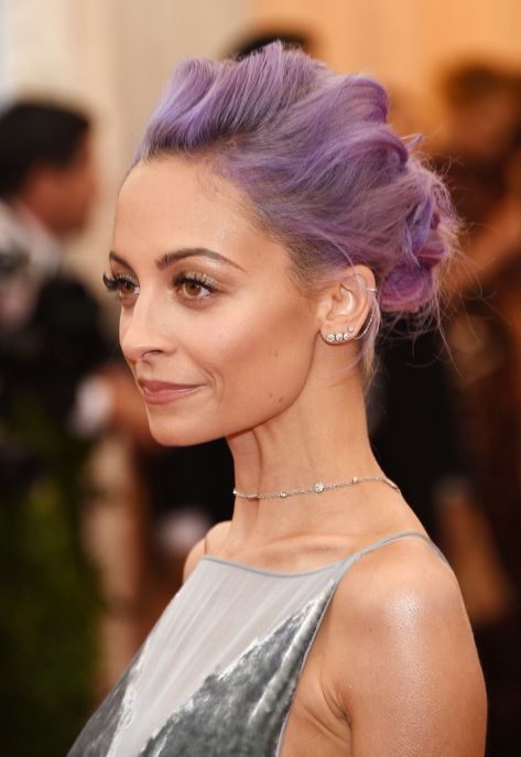 15 Pretty Ear Piercings That'll Inspire ... Nicole Richie Hairstyles, Popular Ear Piercings, Ear Piercings For Women, Nicole Richie Hair, Ear Inspiration, Piercings For Women, Hairstyles Cute, Prom Hair Updo, Cool Ear Piercings