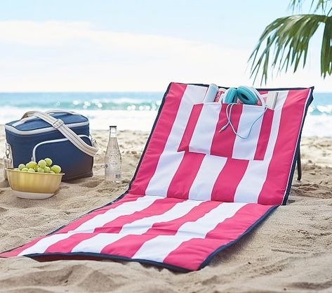 The best chairs for the beach 2019 Beach Gadgets, Best Beach Chair, Pink Pottery, Beach Shade, Beach Necessities, Beach Cabana, Toy Ideas, Beach Diy, Beach Gear