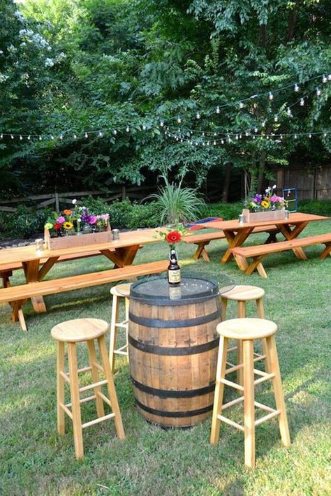 Summer Backyard Party Decorations, Summer Backyard Parties, Engagement Party Themes, Backyard Party Decorations, Engagement Party Planning, Backyard Bbq Party, Rustic Backyard, Deco Champetre, Yard Party