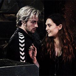 Wanda And Pietro Gif, Aaron Taylor Johnson Quicksilver, Maximoff Family, Quicksilver Marvel, Maximoff Twins, Marvel Gif, Toni Stark, Superfamily Avengers, Aaron Johnson