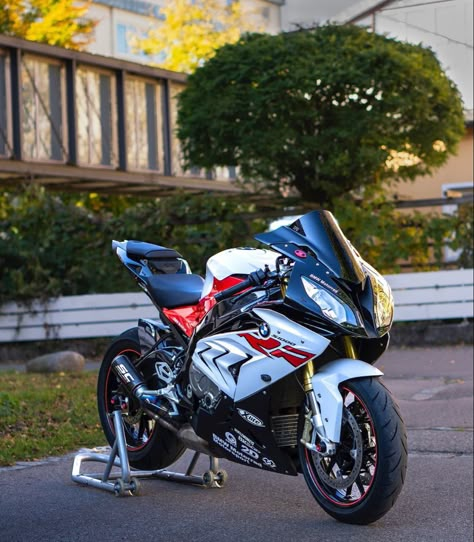 Bmw Ss1000rr, Bmw 1000rr, Girl Riding Motorcycle, Bmw Bike, Мотоциклы Cafe Racers, Adrenaline Rush, Bmw Motorcycle, Bmw S1000rr, Riding Motorcycle