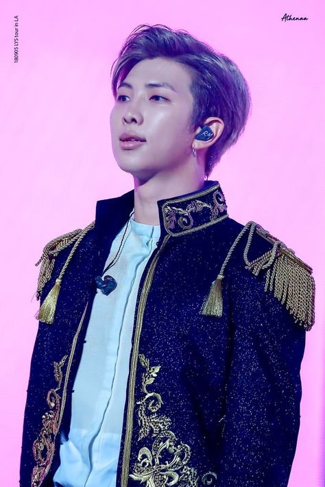 RM PICS. 🎙 on Twitter: "My King. Your King. Everyone’s King. cr. Athenaa_RM #RM @BTS_twt  #BTSLoveYourselfTour #BTS… " Bts Rap Monster, Jin Kim, Bts Love Yourself, Rm Namjoon, Bts Namjoon, Rm Bts, Kim Nam Joon, Bulletproof Boy Scouts, Bts Rm