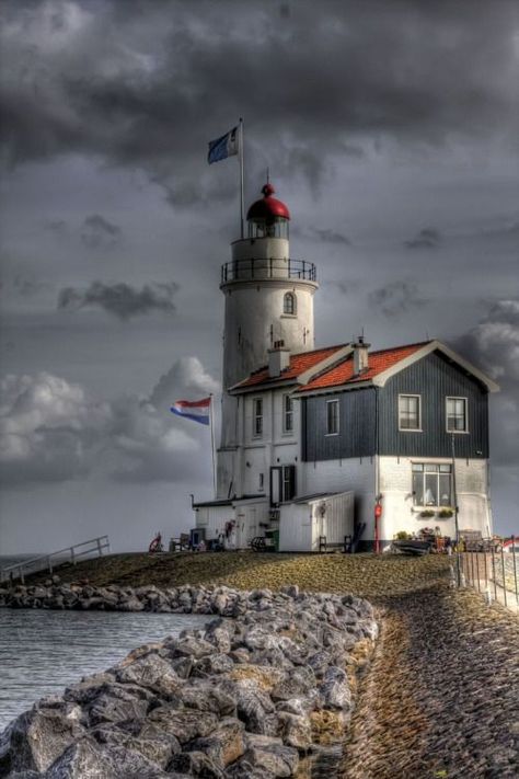 10 lighthouses you have to see at least one time in your life. Lighthouse Photos, Lighthouse Pictures, Lighthouse Art, Beautiful Lighthouse, Historical Place, Beautiful World, The Netherlands, The Ocean, Lighthouse